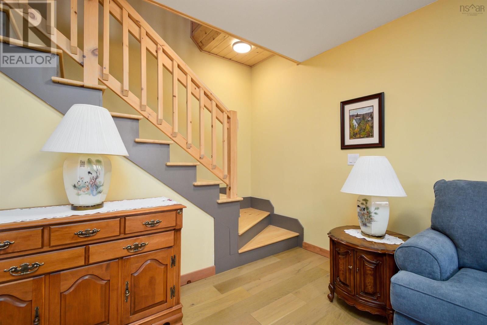 Property 22 of 49 of 1005 Highway 205