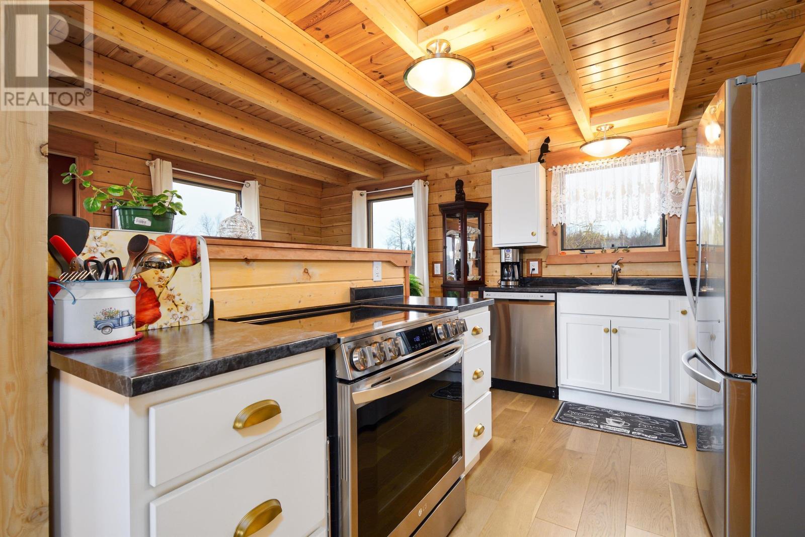 Property 9 of 49 of 1005 Highway 205