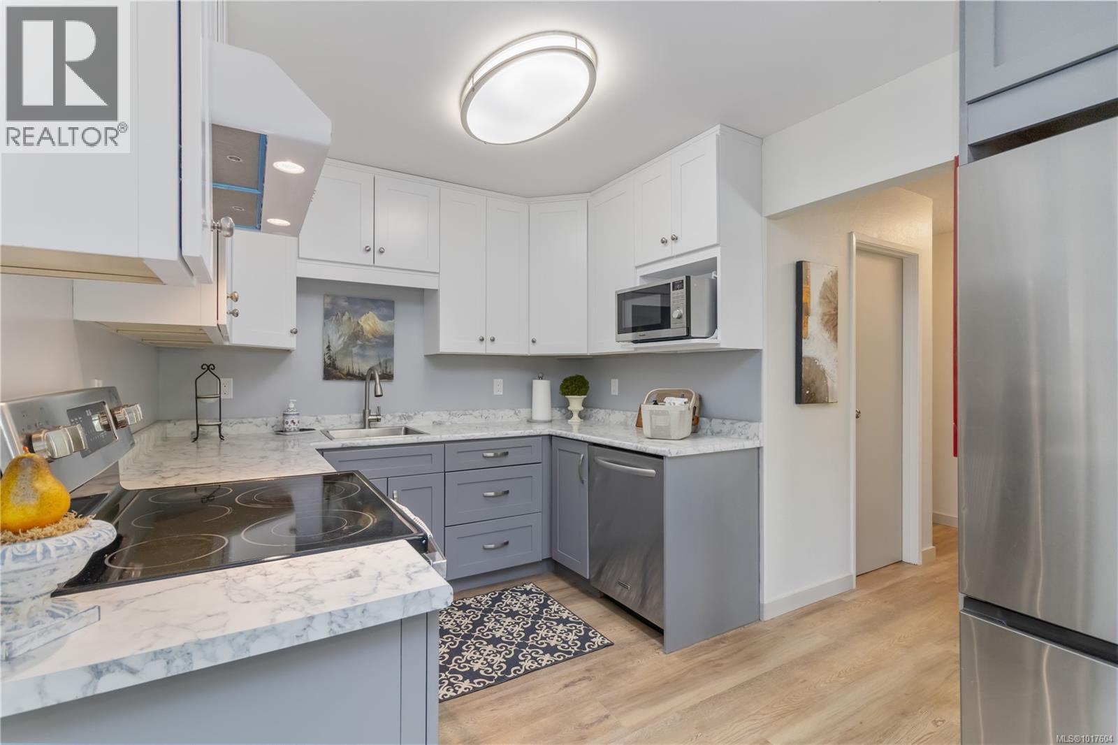 2 2034 Weiler Avenue, Sidney