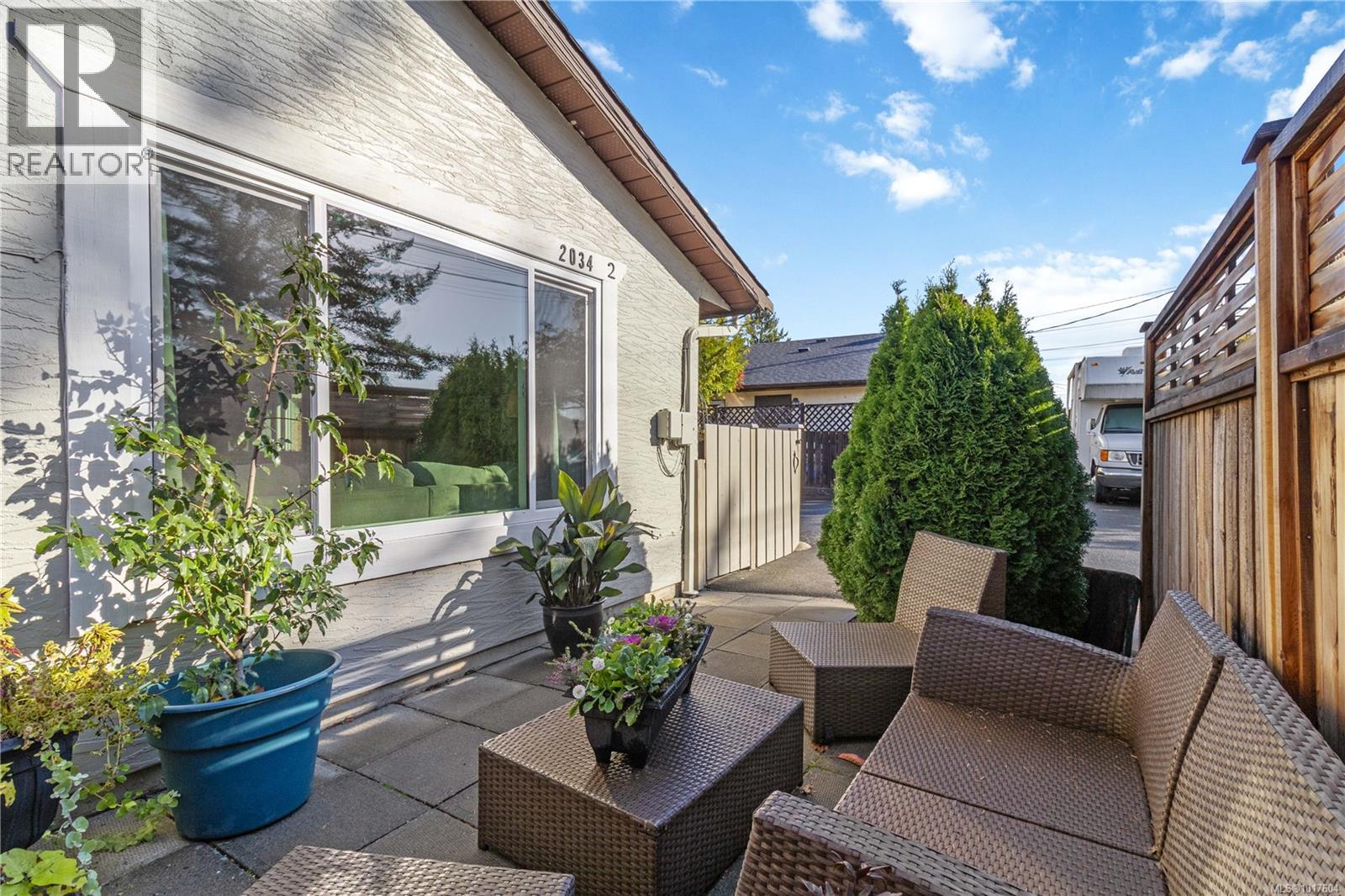 2 2034 Weiler Avenue, Sidney