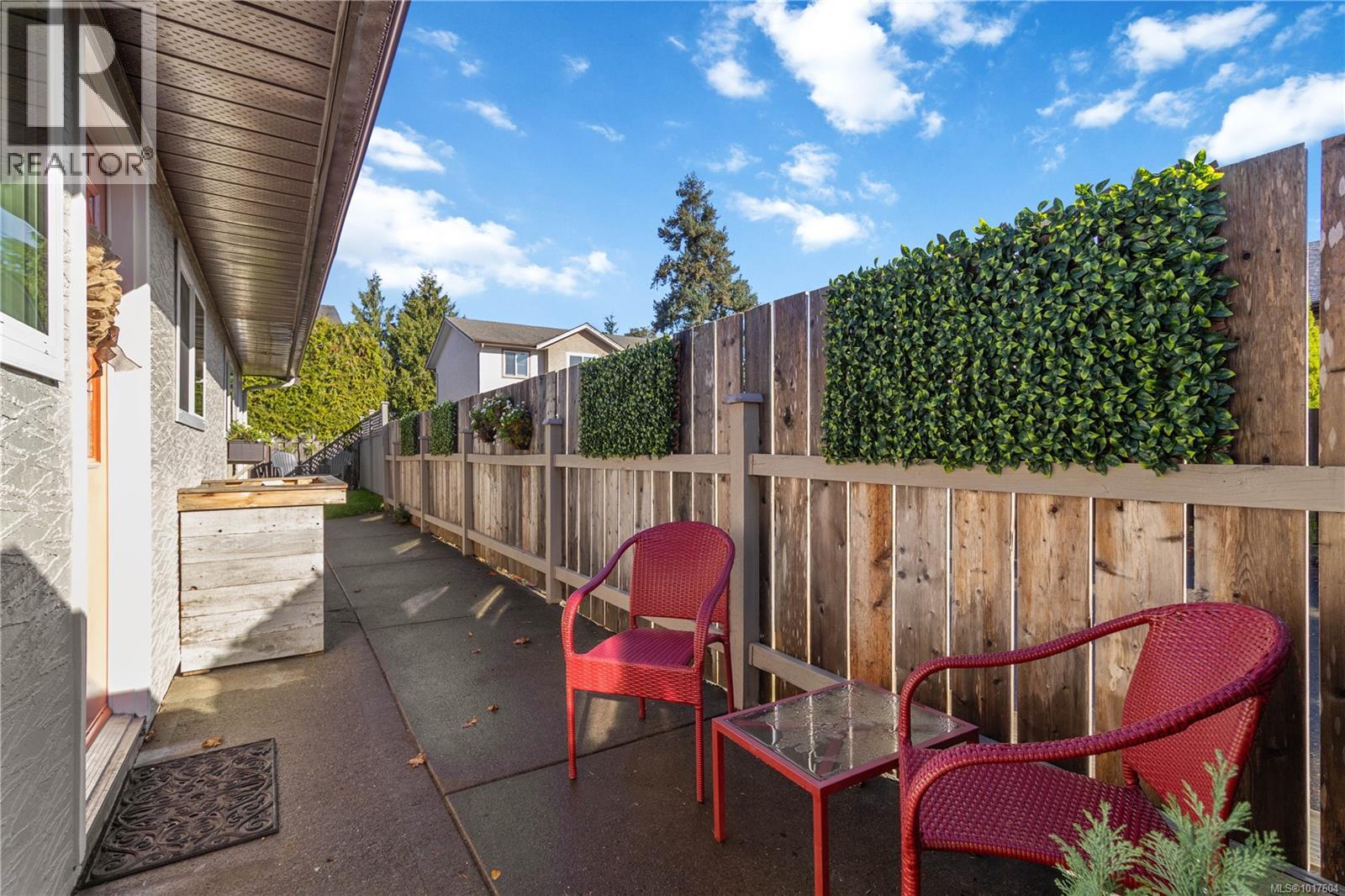 2 2034 Weiler Avenue, Sidney