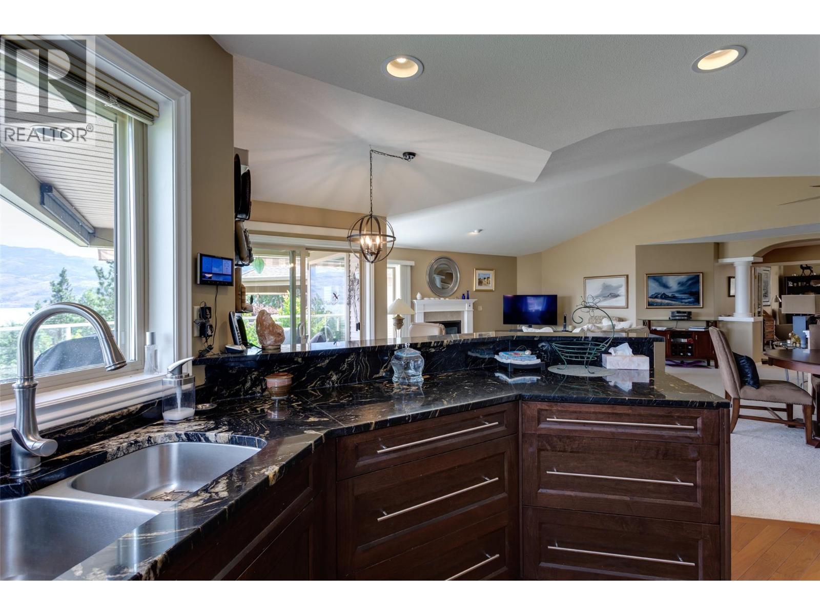 221 4074 Gellatly Road, West Kelowna