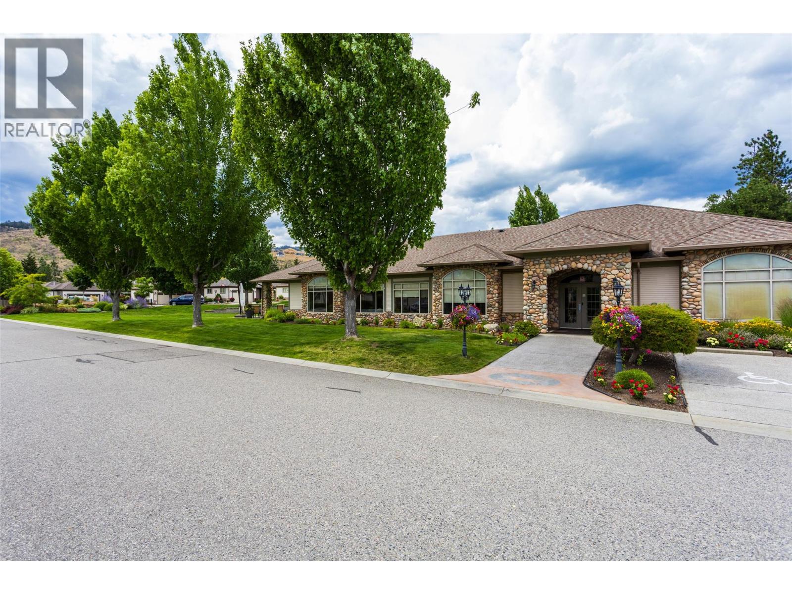 221 4074 Gellatly Road, West Kelowna