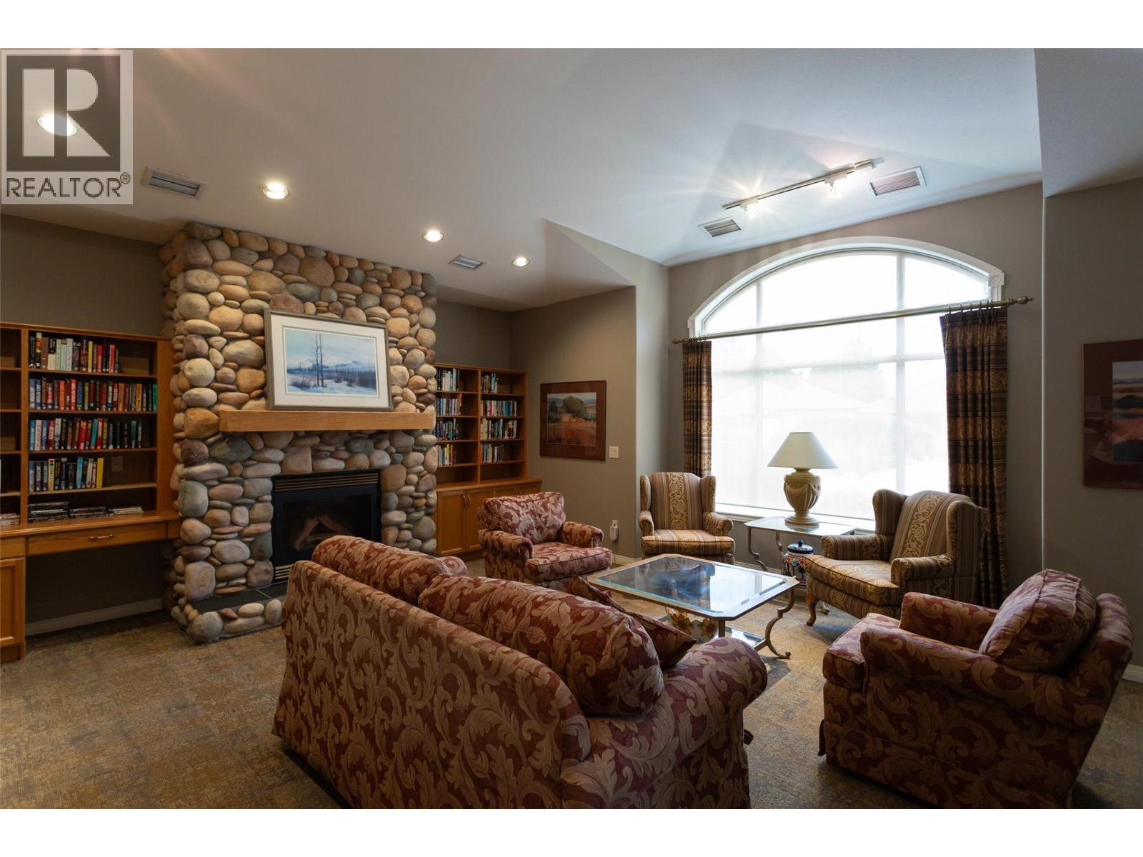 221 4074 Gellatly Road, West Kelowna