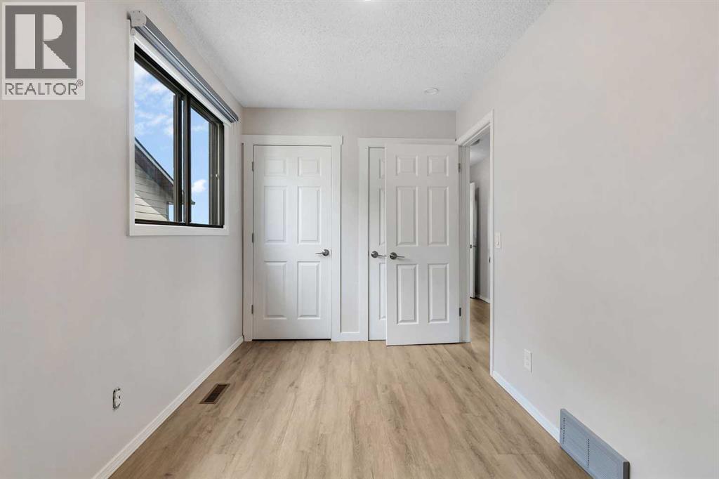 Single Family House for Sale in  Edgeford Way NW Edgemont Calgary 