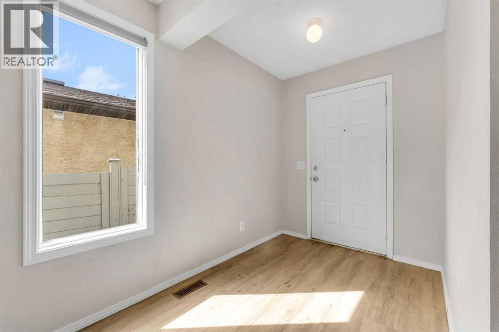 Single Family House for Sale in  Edgeford Way NW Edgemont Calgary 