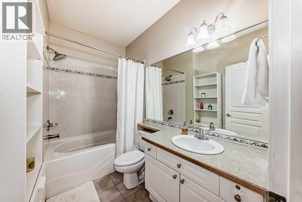 Single Family House for Sale in   Lake Fraser Court SE Lake Bonavista Calgary 