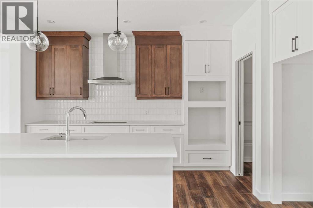 Single Family House for Sale in  Silver Spruce Grove SW Silverado Calgary 