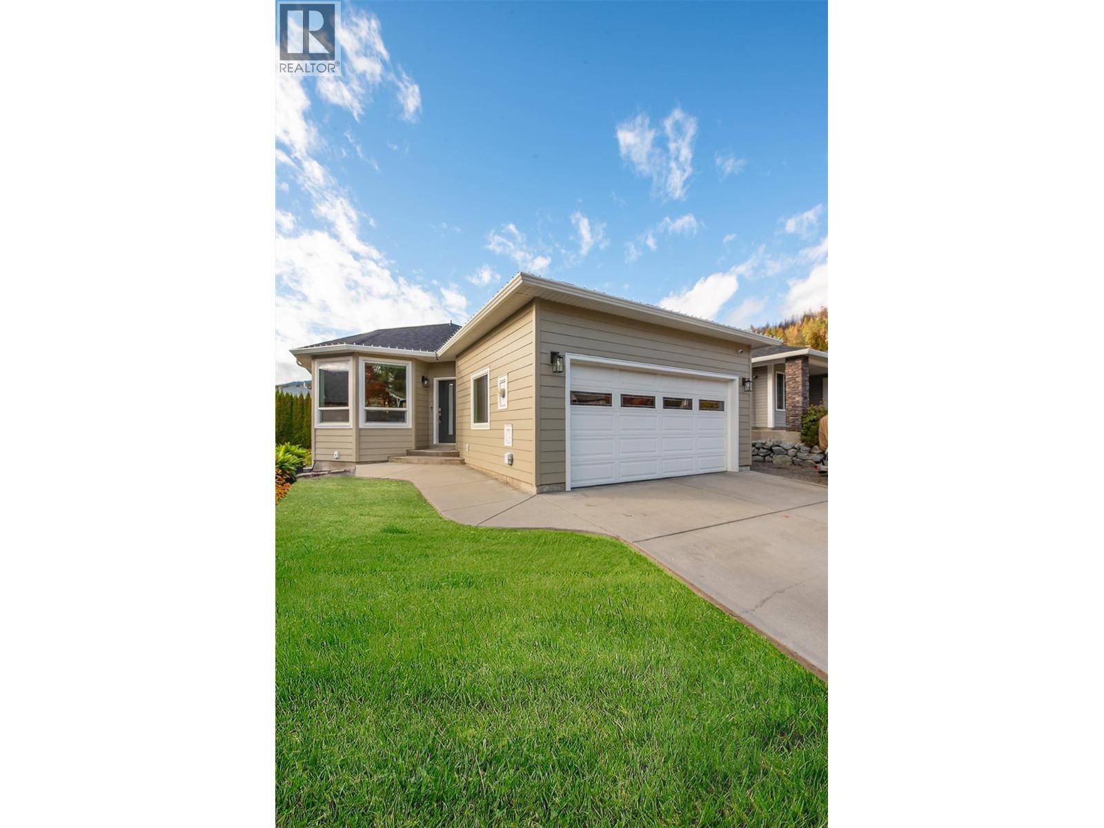  2083 Rosefield Drive, West Kelowna