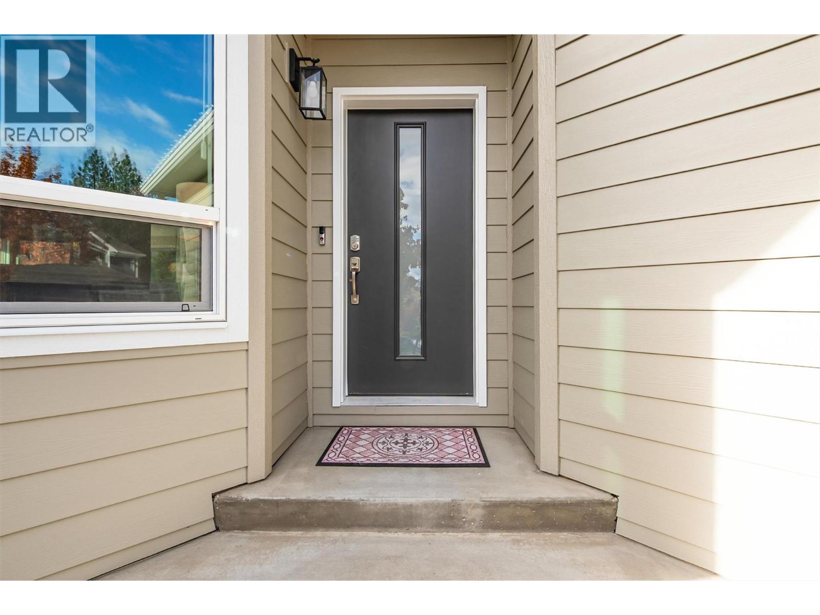  2083 Rosefield Drive, West Kelowna