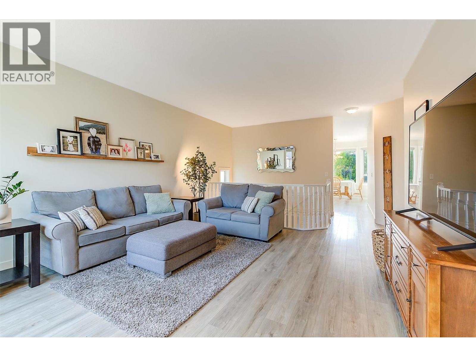  2083 Rosefield Drive, West Kelowna