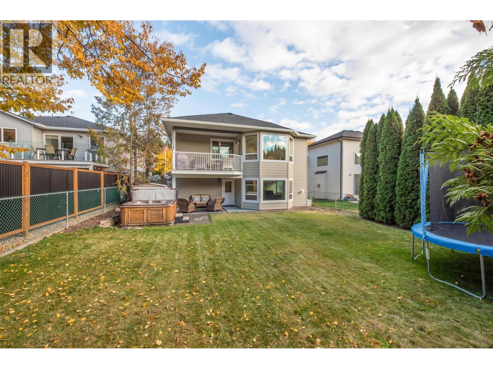  2083 Rosefield Drive, West Kelowna