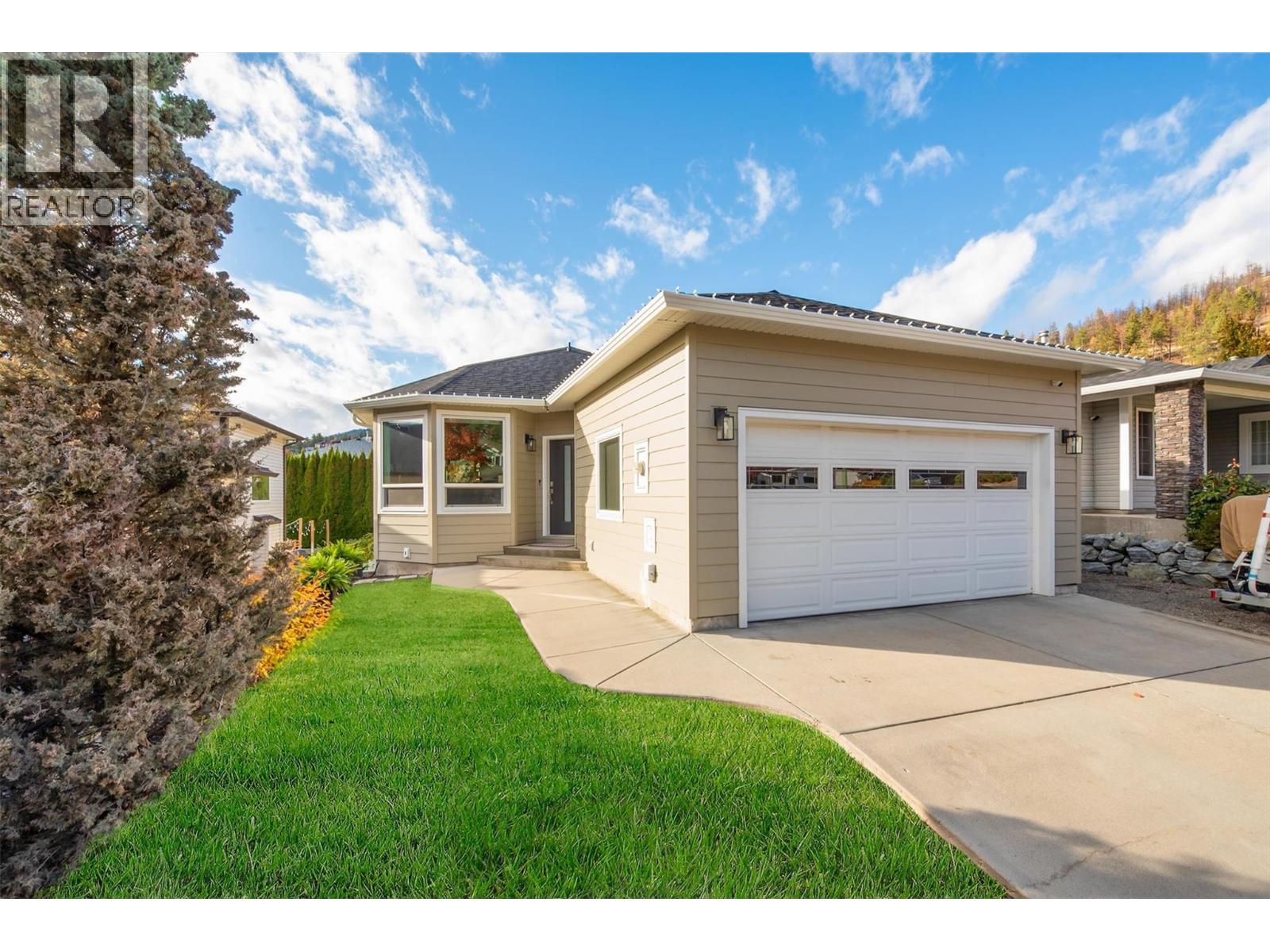  2083 Rosefield Drive, West Kelowna