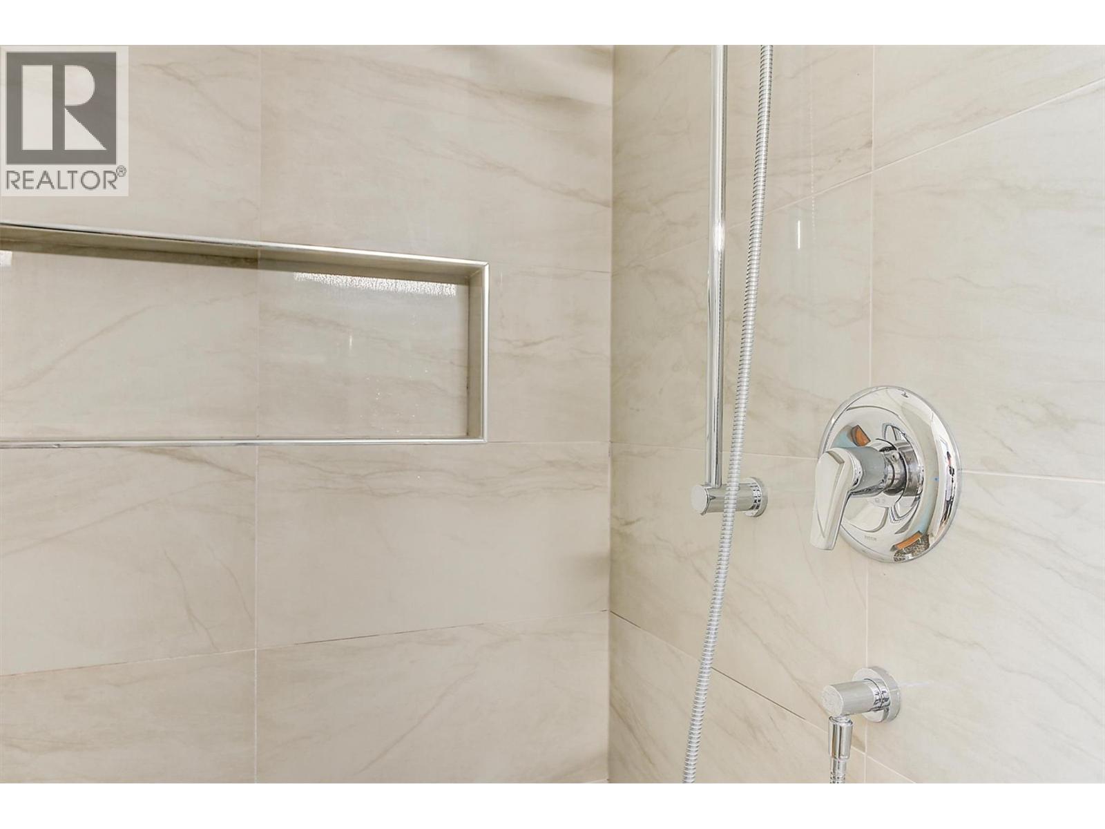  2083 Rosefield Drive, West Kelowna