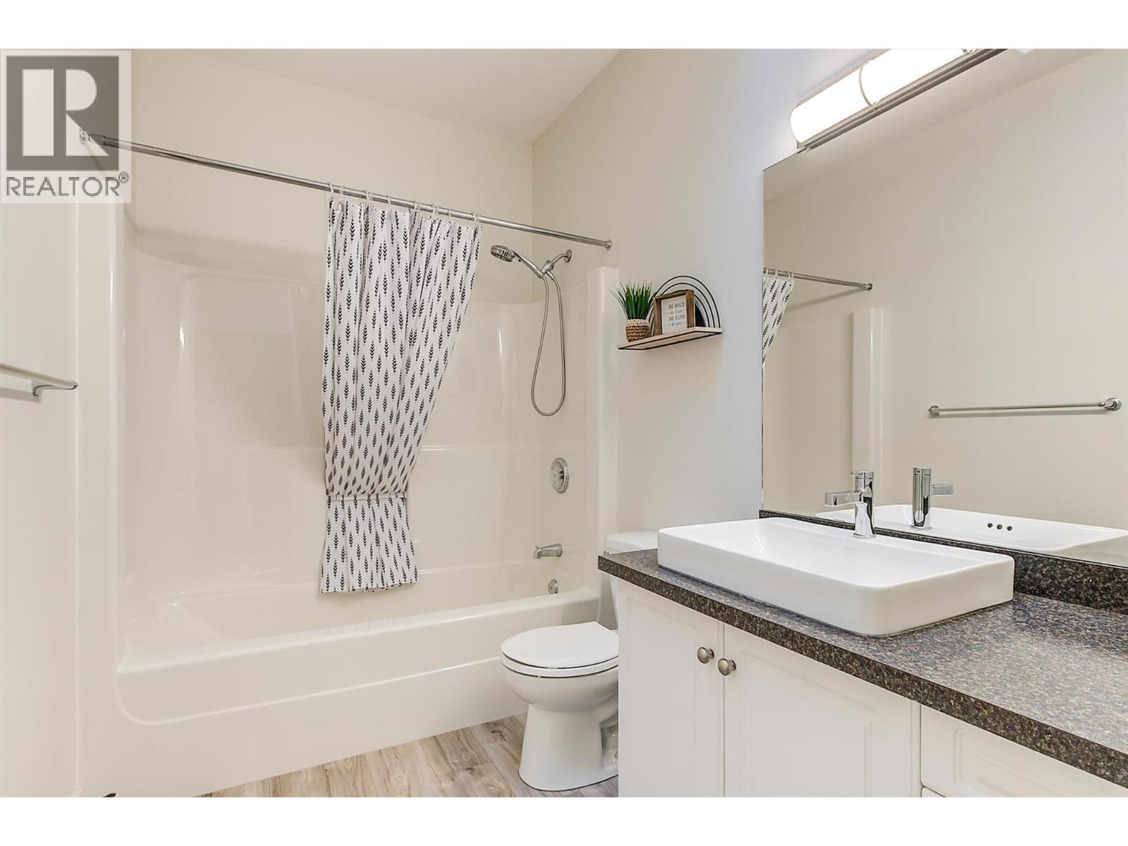  2083 Rosefield Drive, West Kelowna