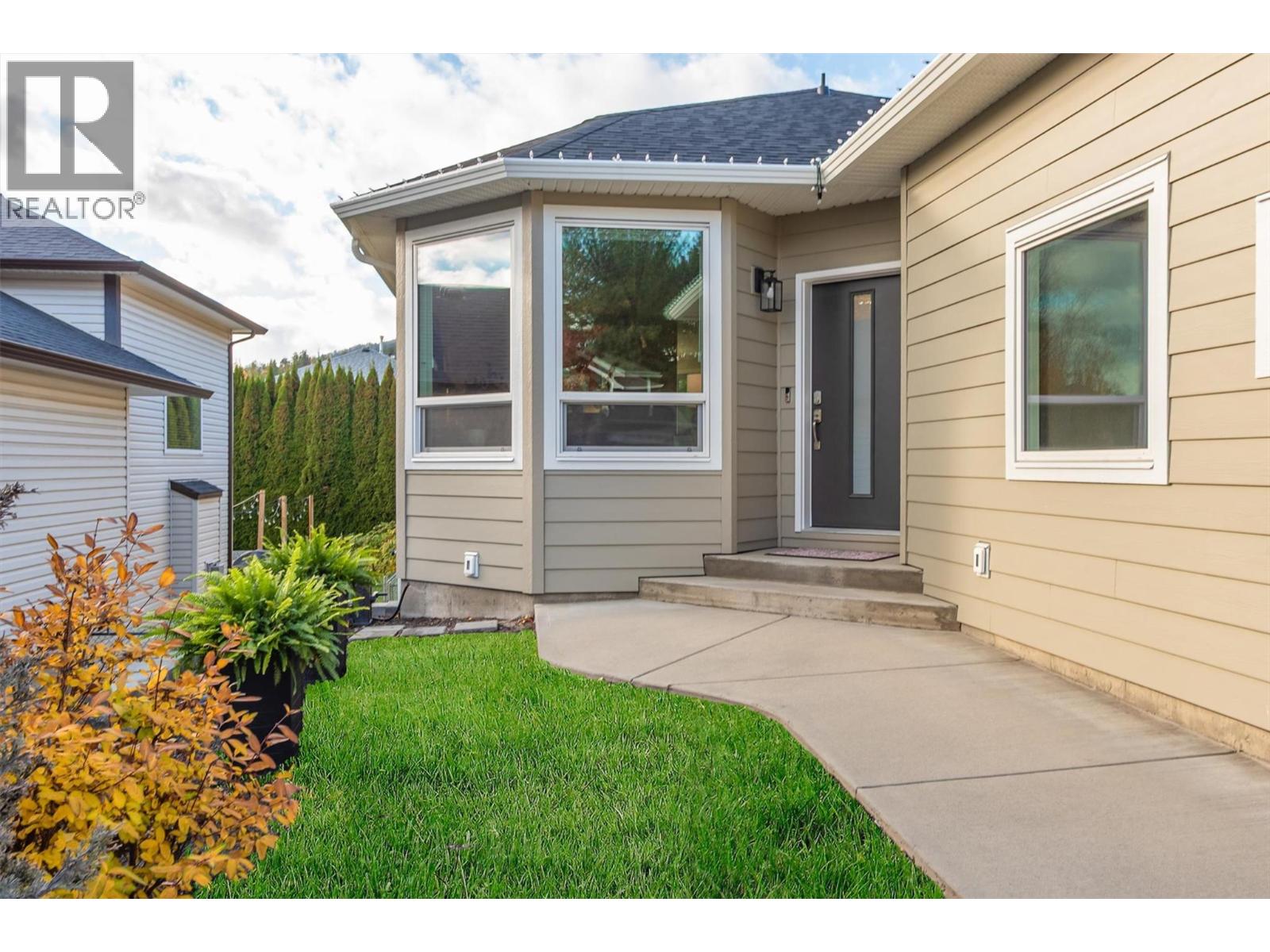  2083 Rosefield Drive, West Kelowna