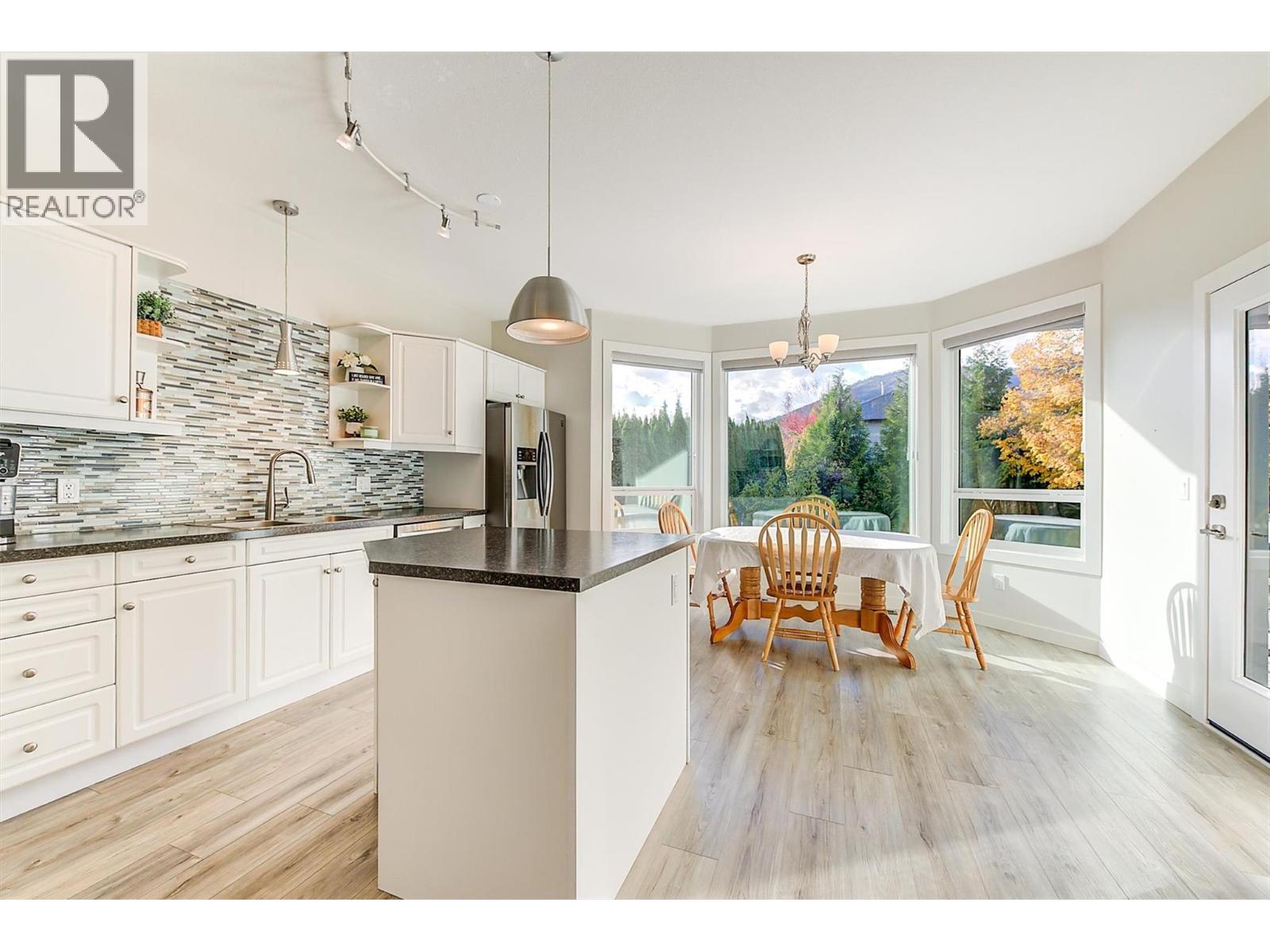  2083 Rosefield Drive, West Kelowna