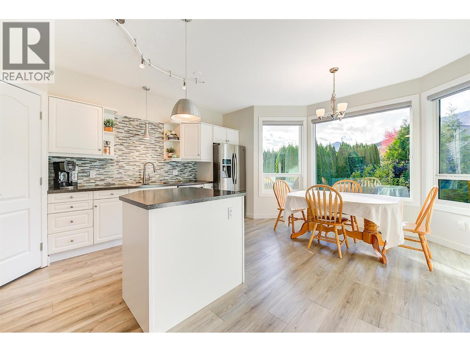  2083 Rosefield Drive, West Kelowna