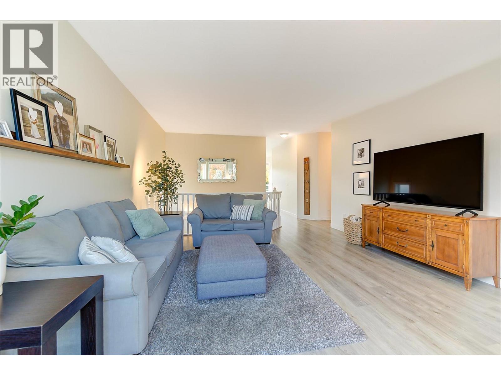  2083 Rosefield Drive, West Kelowna