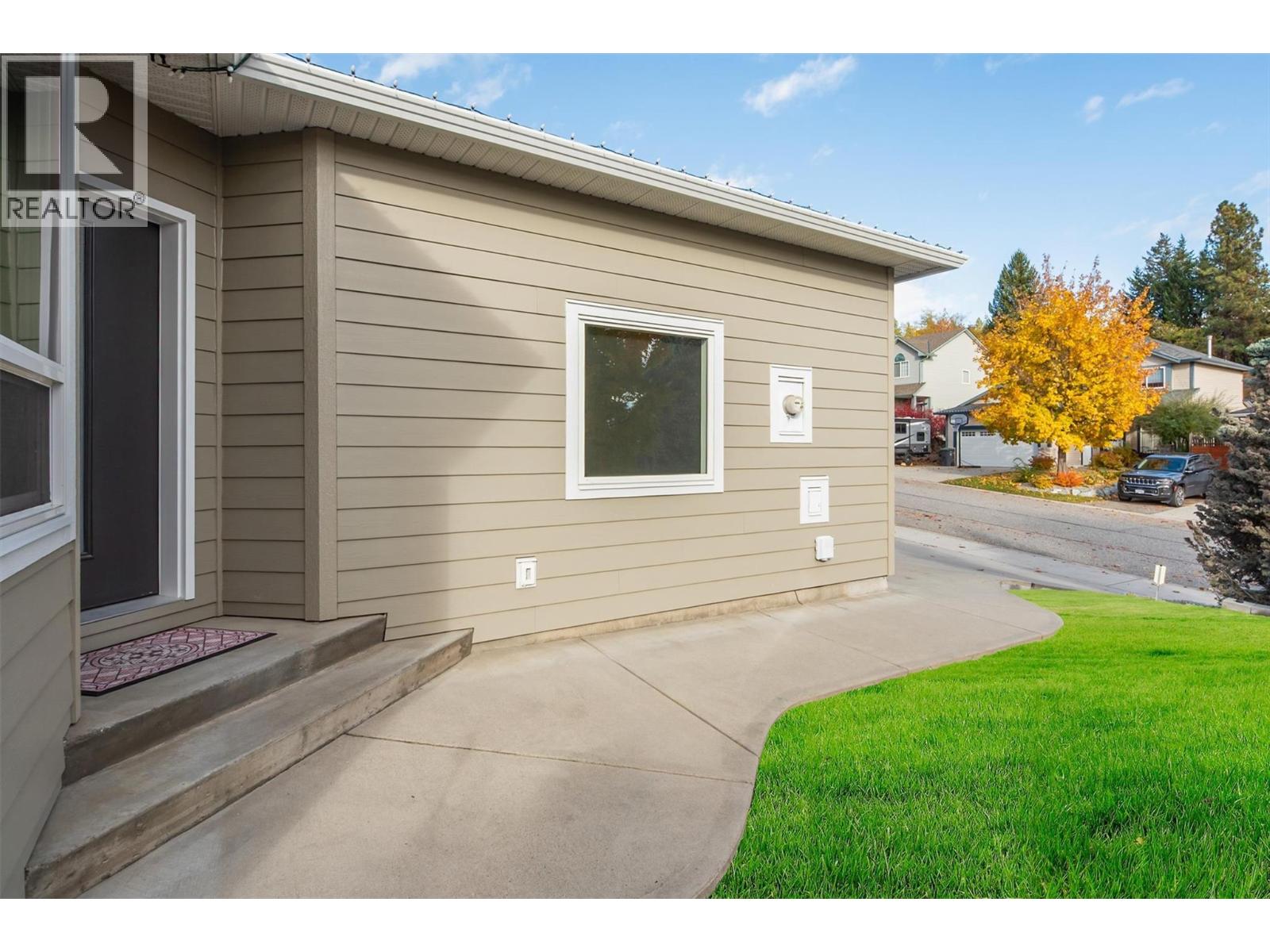  2083 Rosefield Drive, West Kelowna