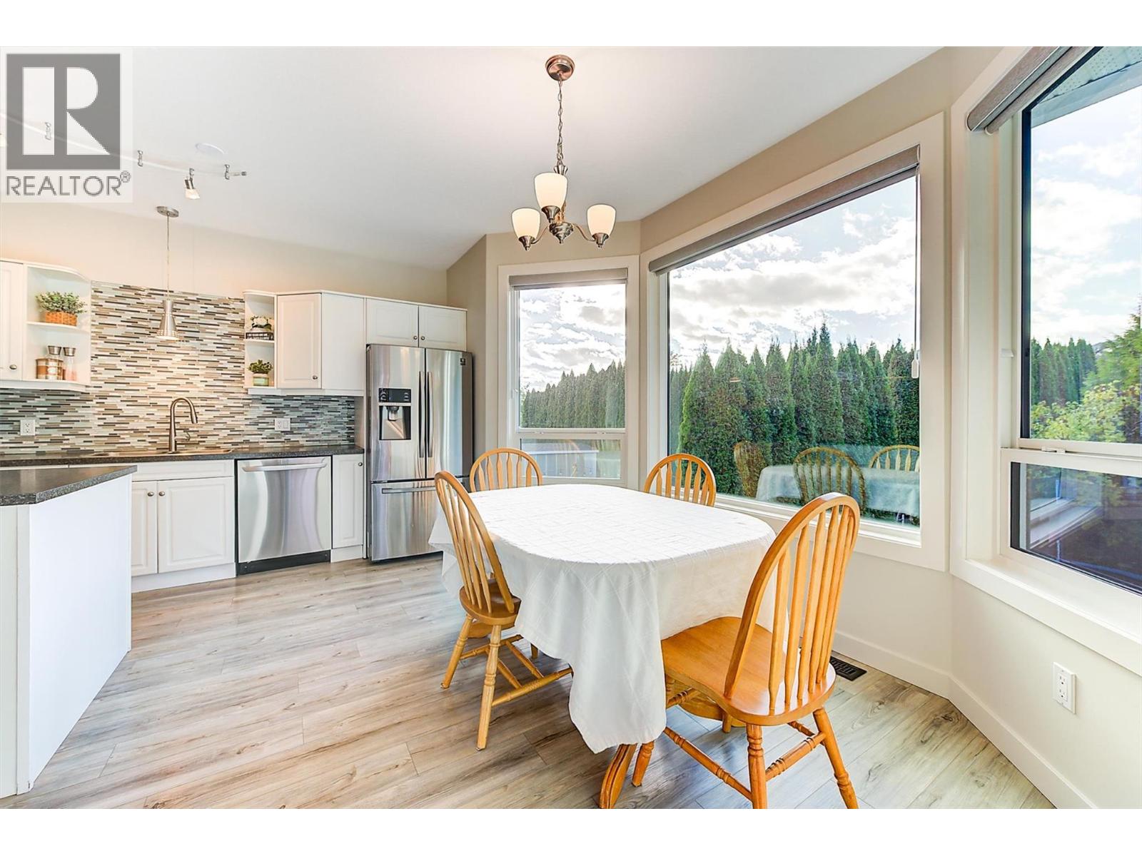  2083 Rosefield Drive, West Kelowna