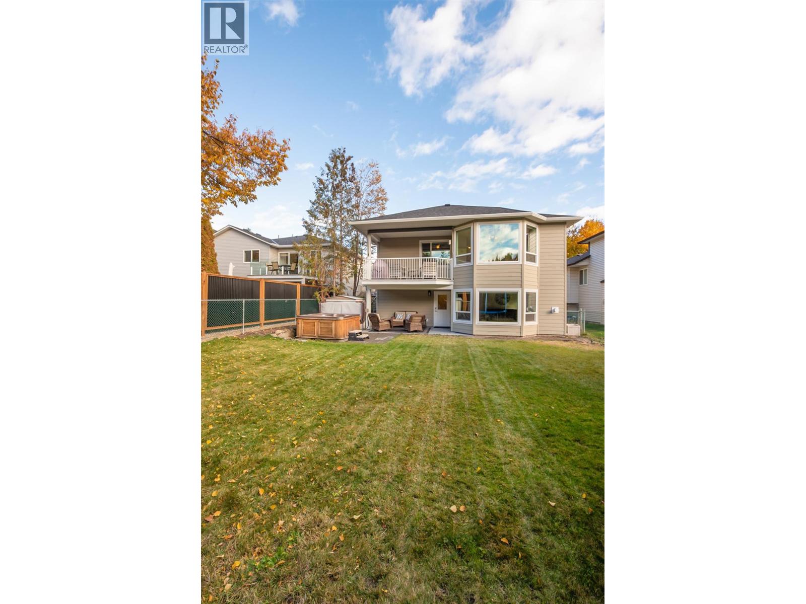  2083 Rosefield Drive, West Kelowna