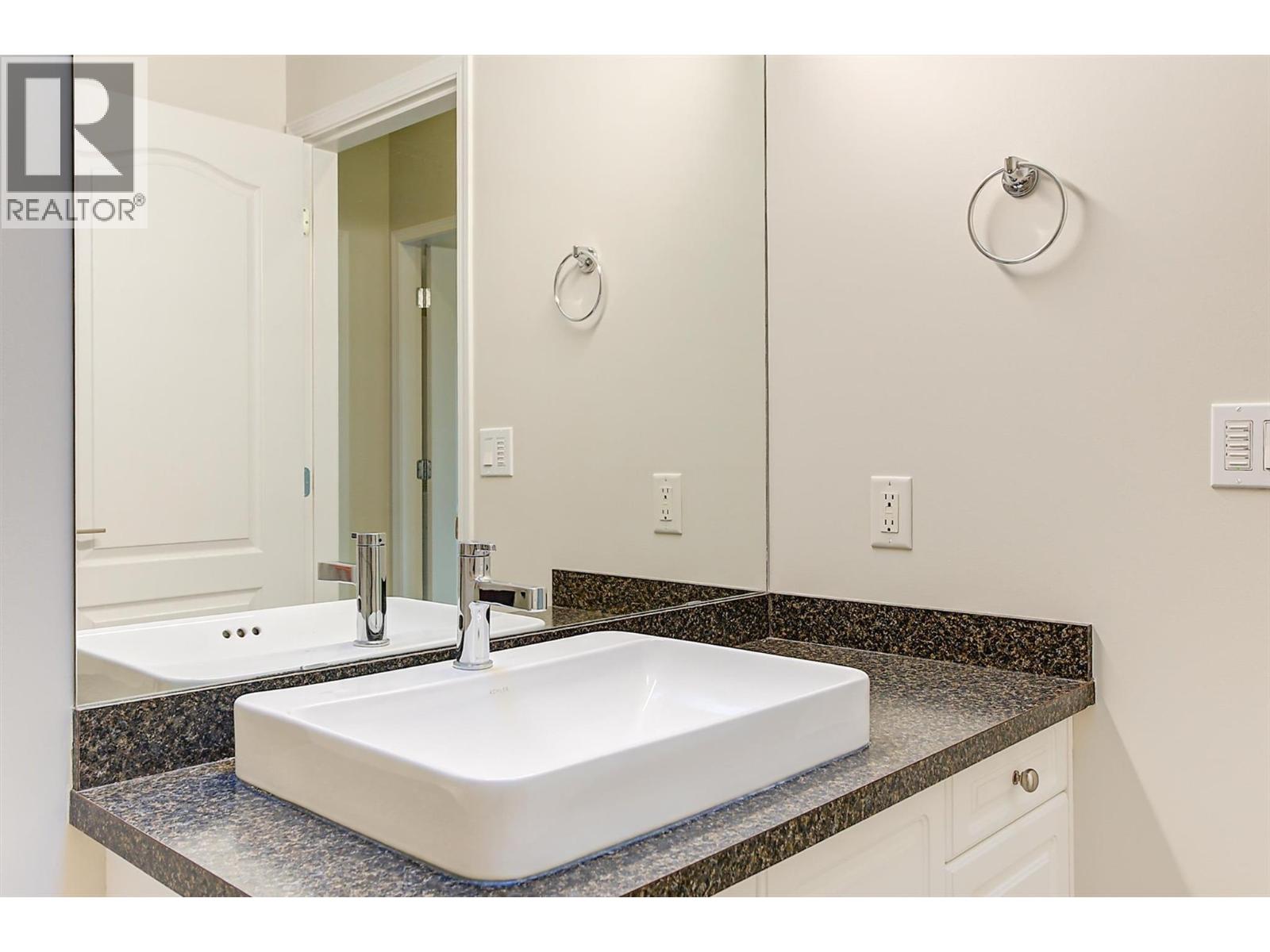  2083 Rosefield Drive, West Kelowna