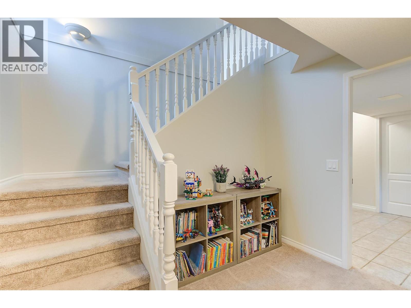  2083 Rosefield Drive, West Kelowna