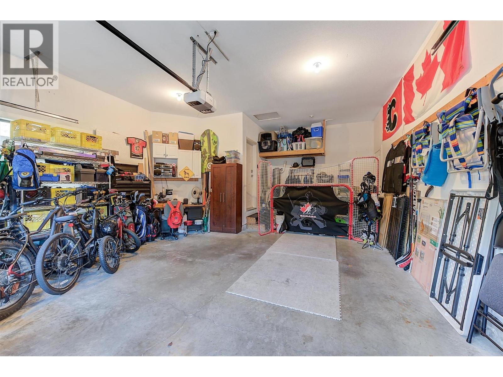  2083 Rosefield Drive, West Kelowna