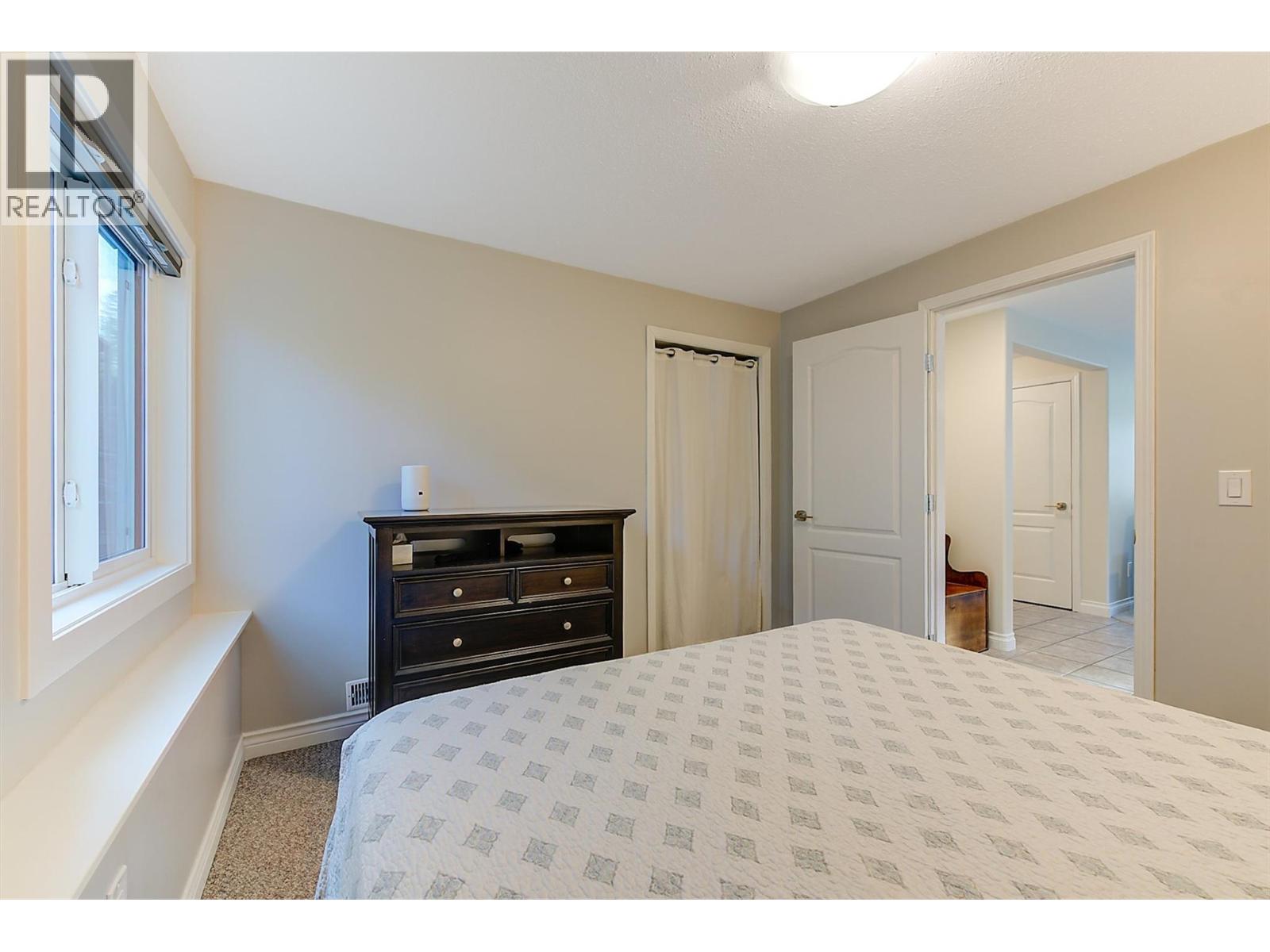  2083 Rosefield Drive, West Kelowna