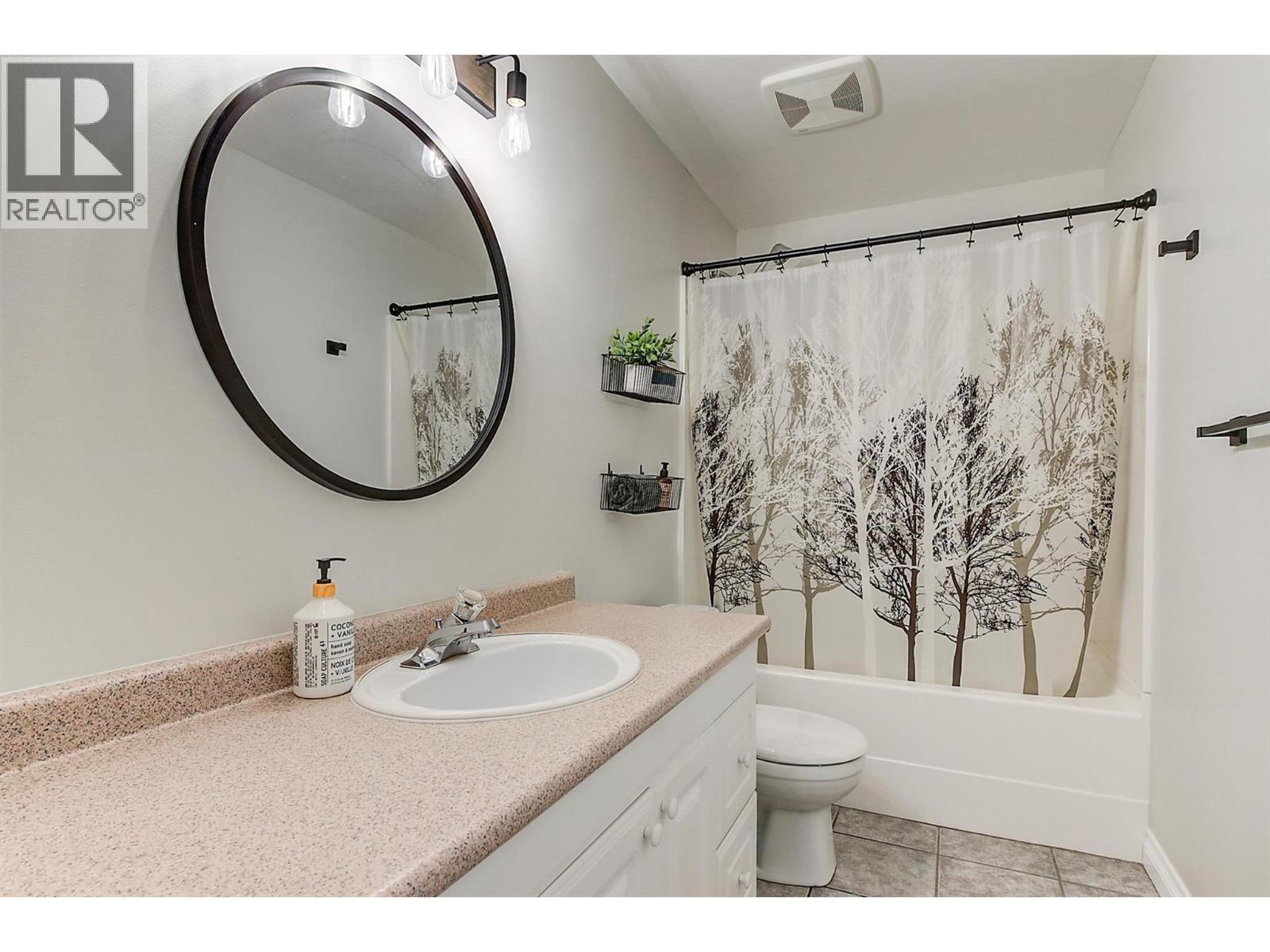  2083 Rosefield Drive, West Kelowna