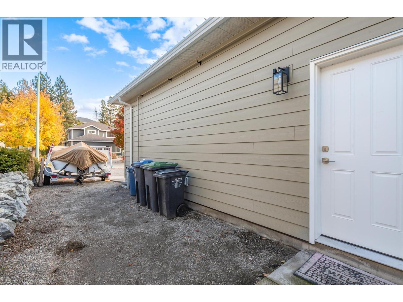  2083 Rosefield Drive, West Kelowna