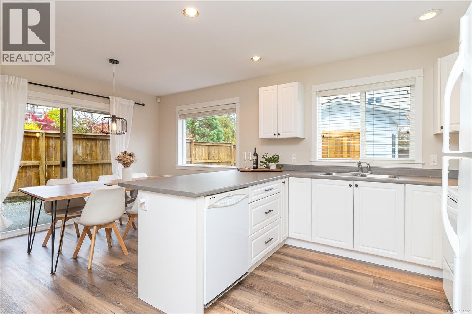 5996 ROCKRIDGE RD - 14