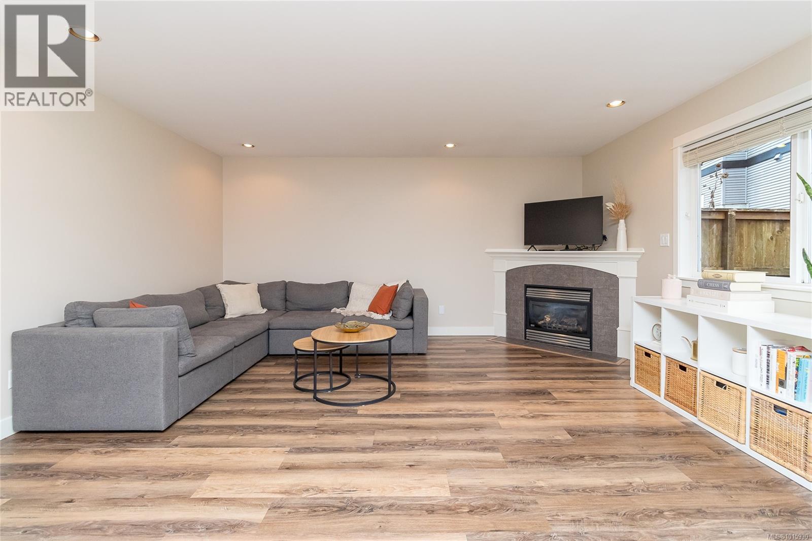 5996 ROCKRIDGE RD - 6