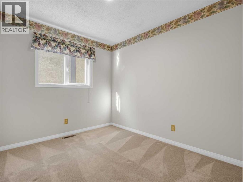 Single Family House Bungalow for Sale in  Wood Valley Rise SW Woodbine Calgary 