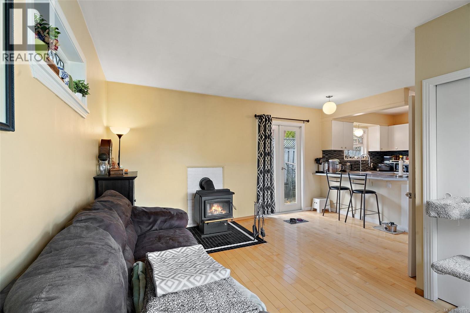  943 Selkirk Avenue, Esquimalt