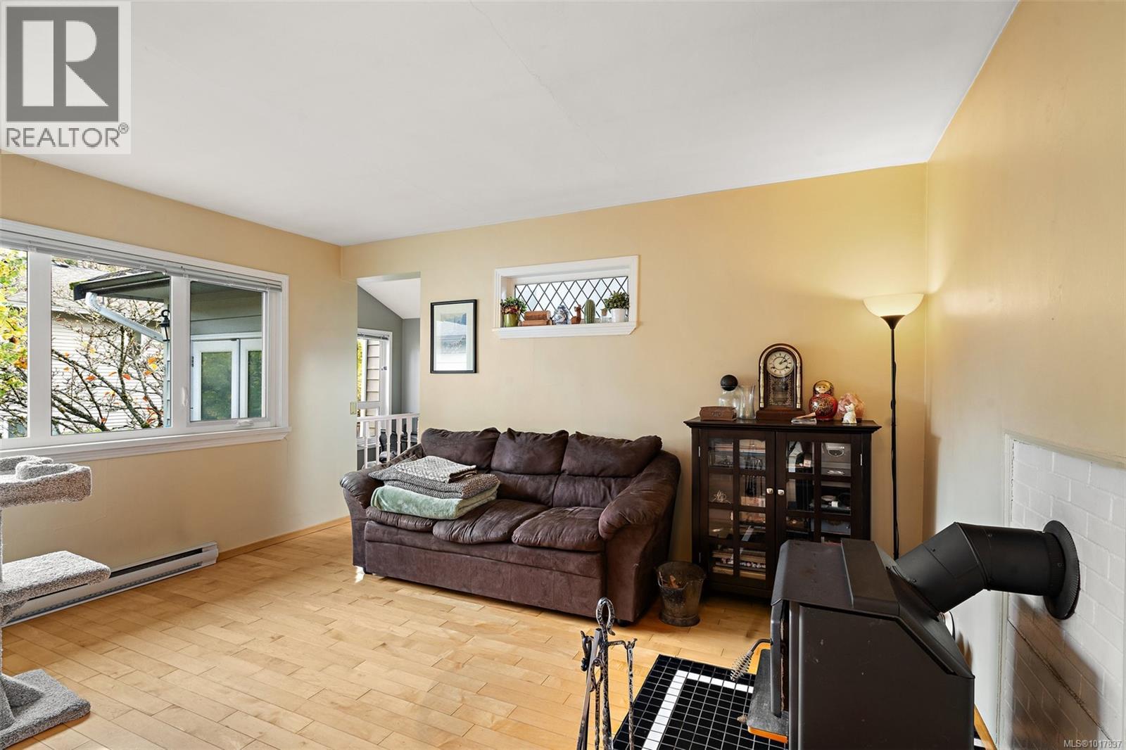  943 Selkirk Avenue, Esquimalt