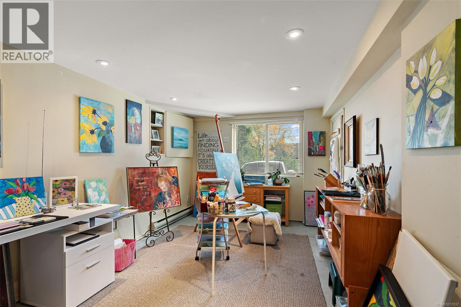  943 Selkirk Avenue, Esquimalt