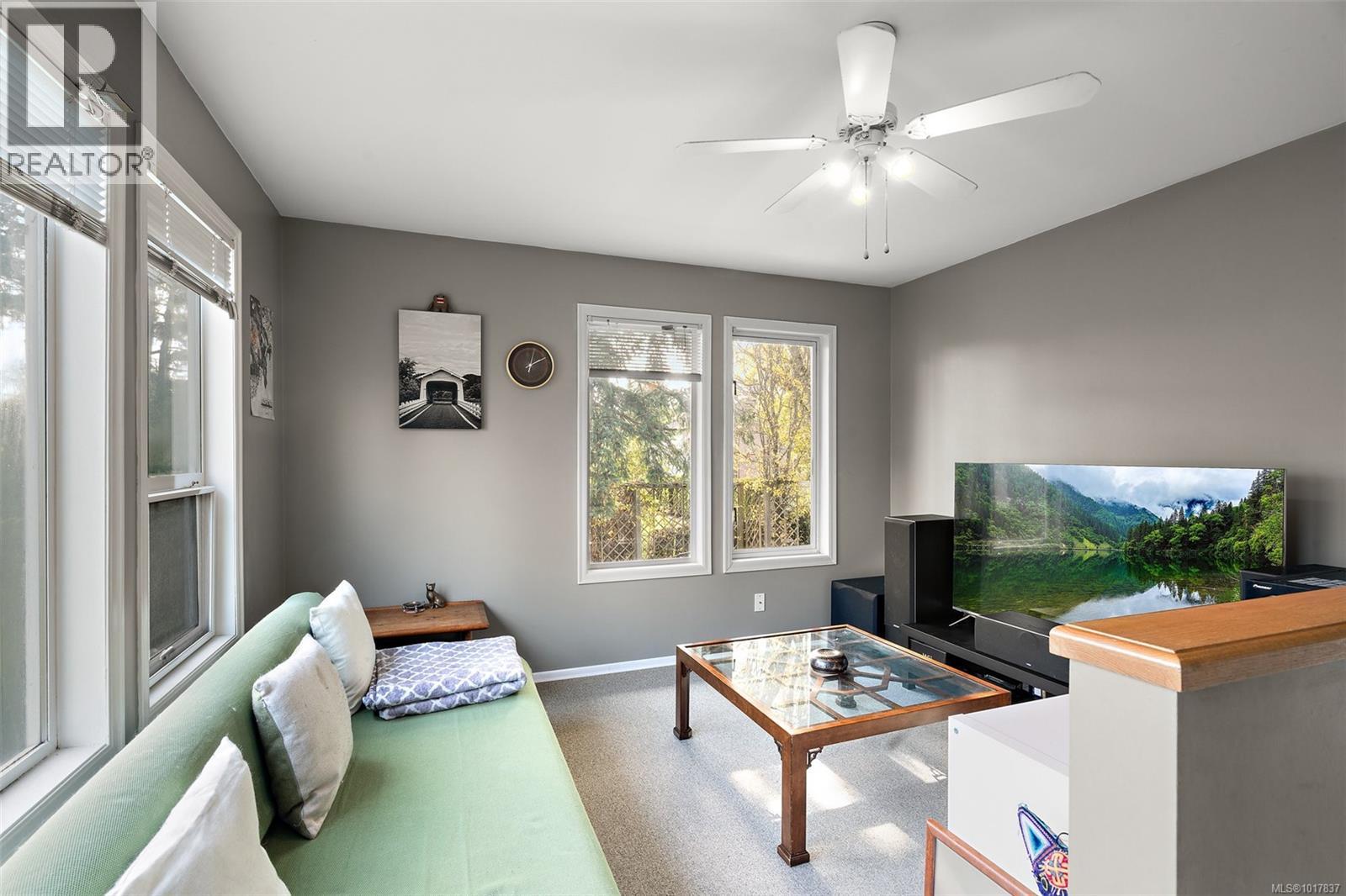  943 Selkirk Avenue, Esquimalt