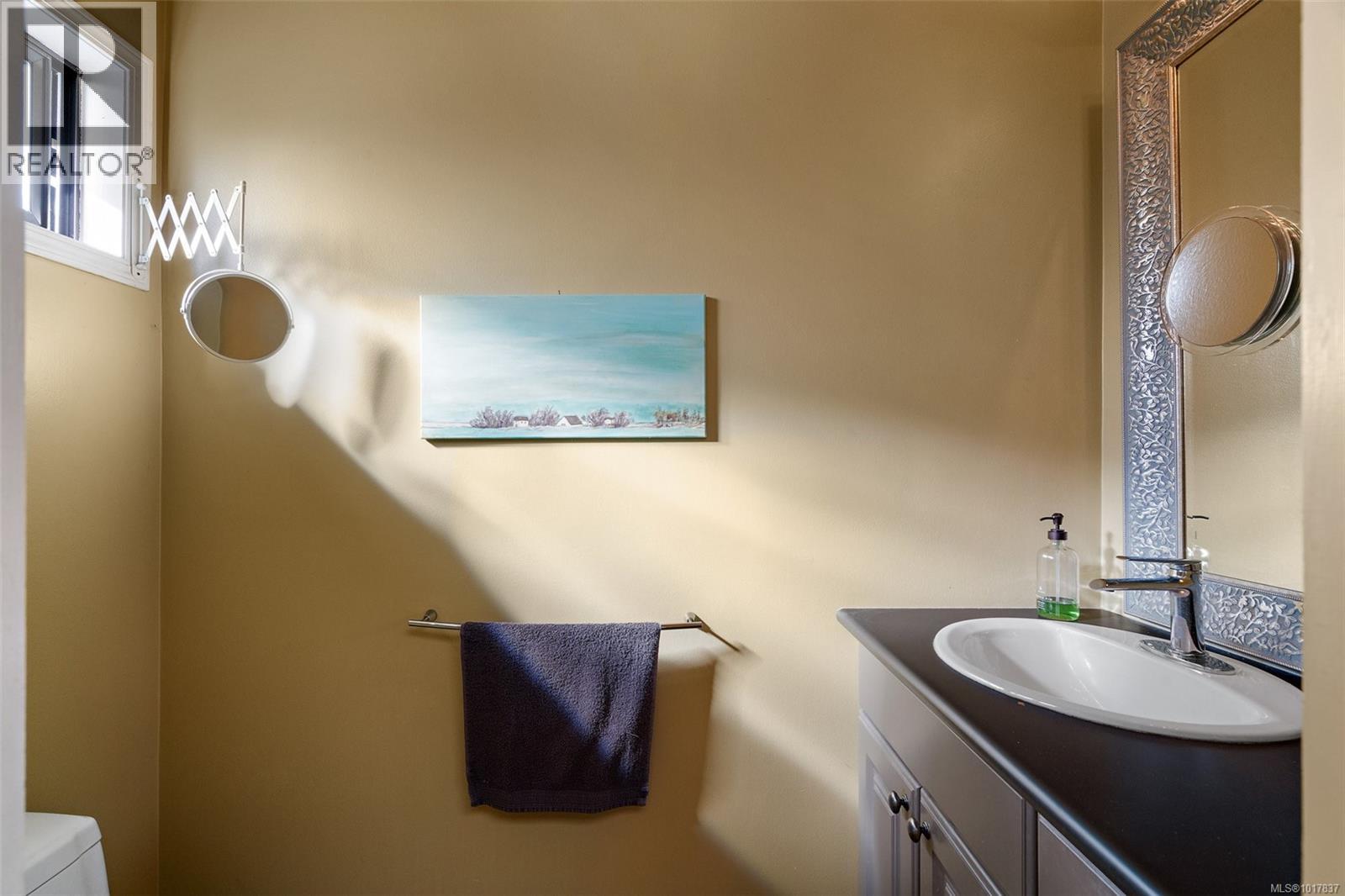  943 Selkirk Avenue, Esquimalt