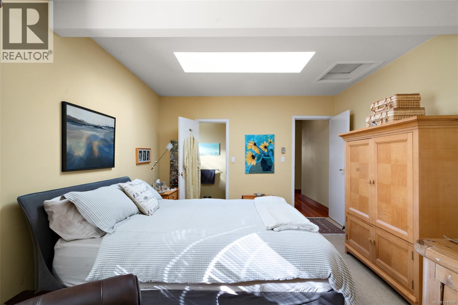  943 Selkirk Avenue, Esquimalt