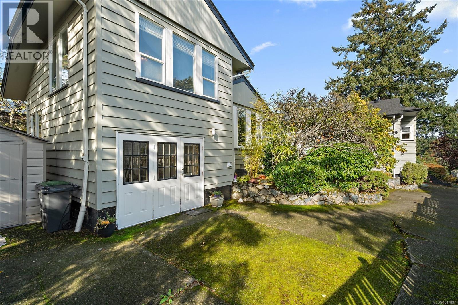  943 Selkirk Avenue, Esquimalt