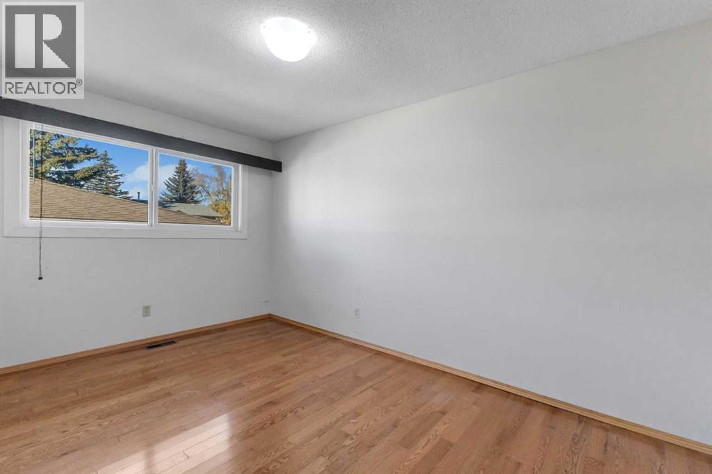 Single Family House Bungalow for Sale in  Whitestone Crescent NE Whitehorn Calgary 