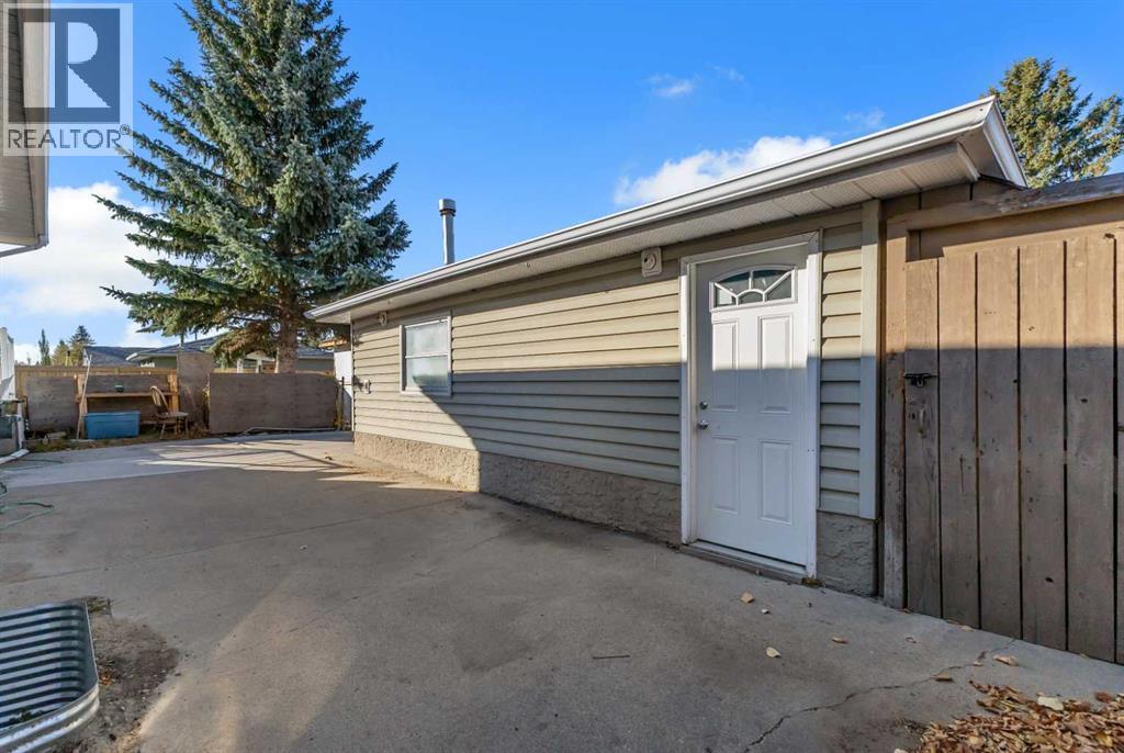 Single Family House Bungalow for Sale in  Whitestone Crescent NE Whitehorn Calgary 