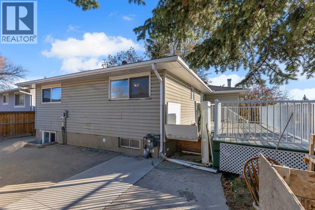 Single Family House Bungalow for Sale in  Whitestone Crescent NE Whitehorn Calgary 