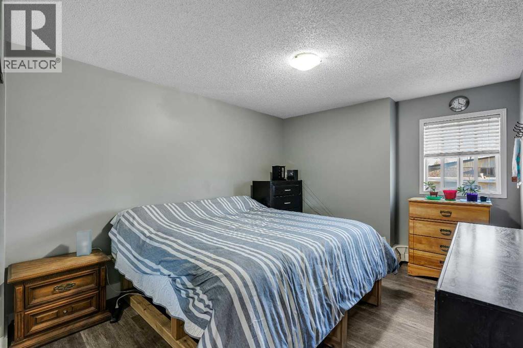 Single Family House for Sale in   Bowness Road NW Bowness Calgary 