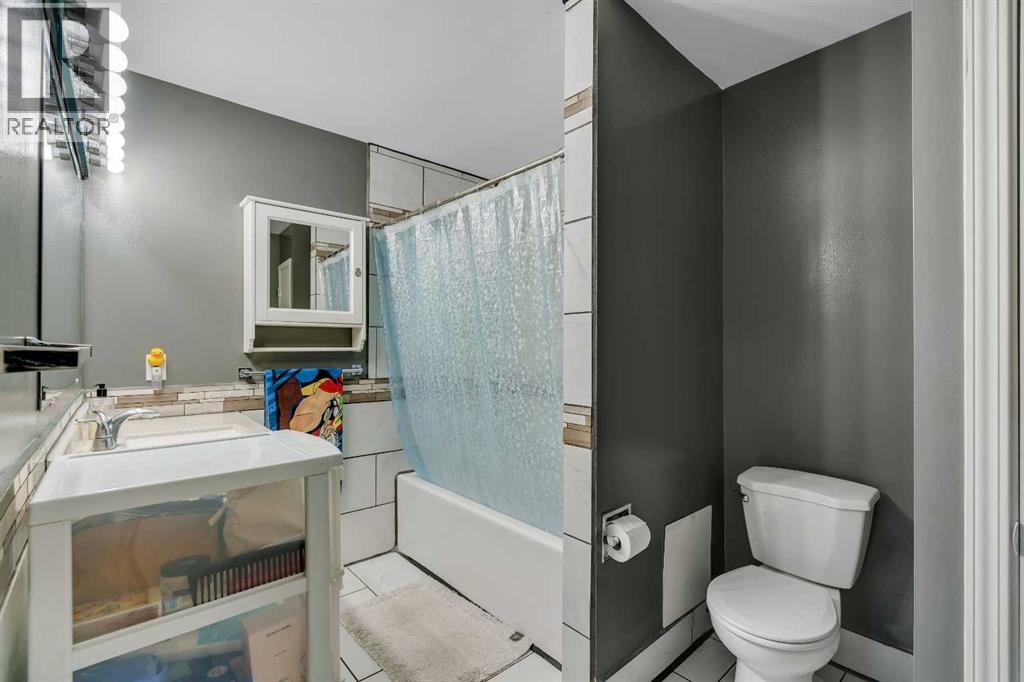 Single Family House for Sale in   Bowness Road NW Bowness Calgary 