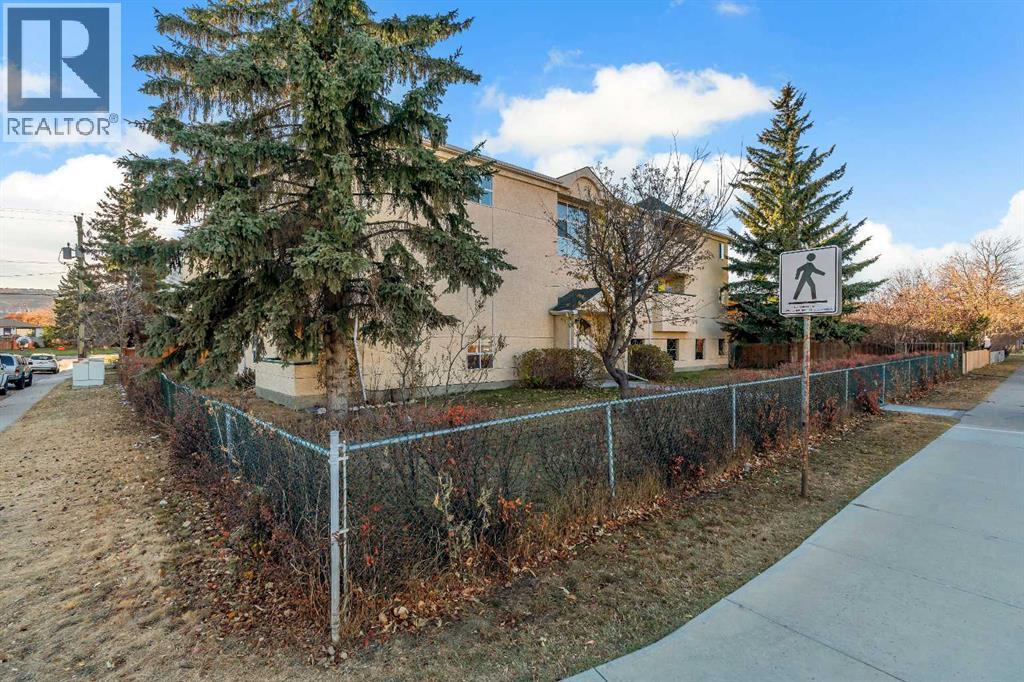 Single Family House for Sale in   Bowness Road NW Bowness Calgary 