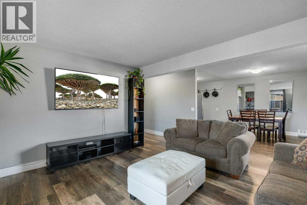 Single Family House for Sale in   Bowness Road NW Bowness Calgary 