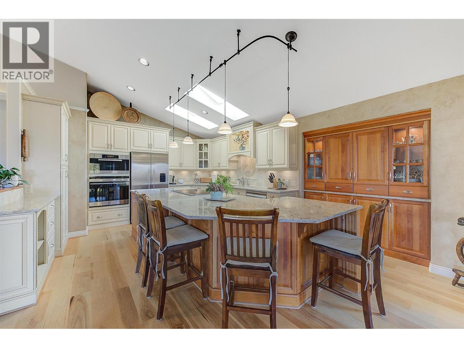  3275 Merlot Court, West Kelowna